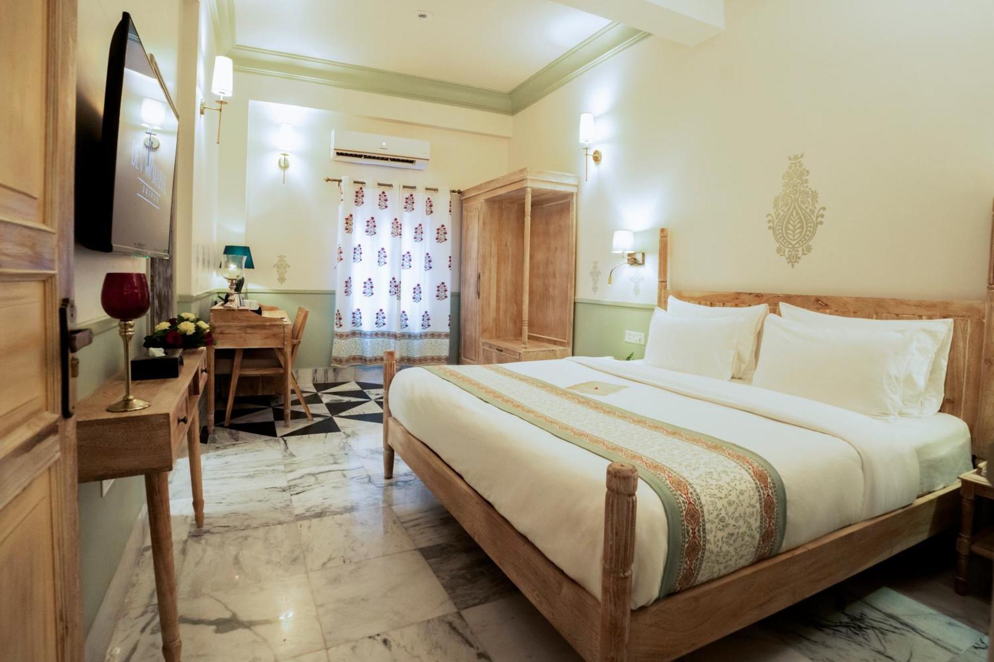 Dev Mahal - A Boutique Heritage Hotel ジャイプール エクステリア 写真
