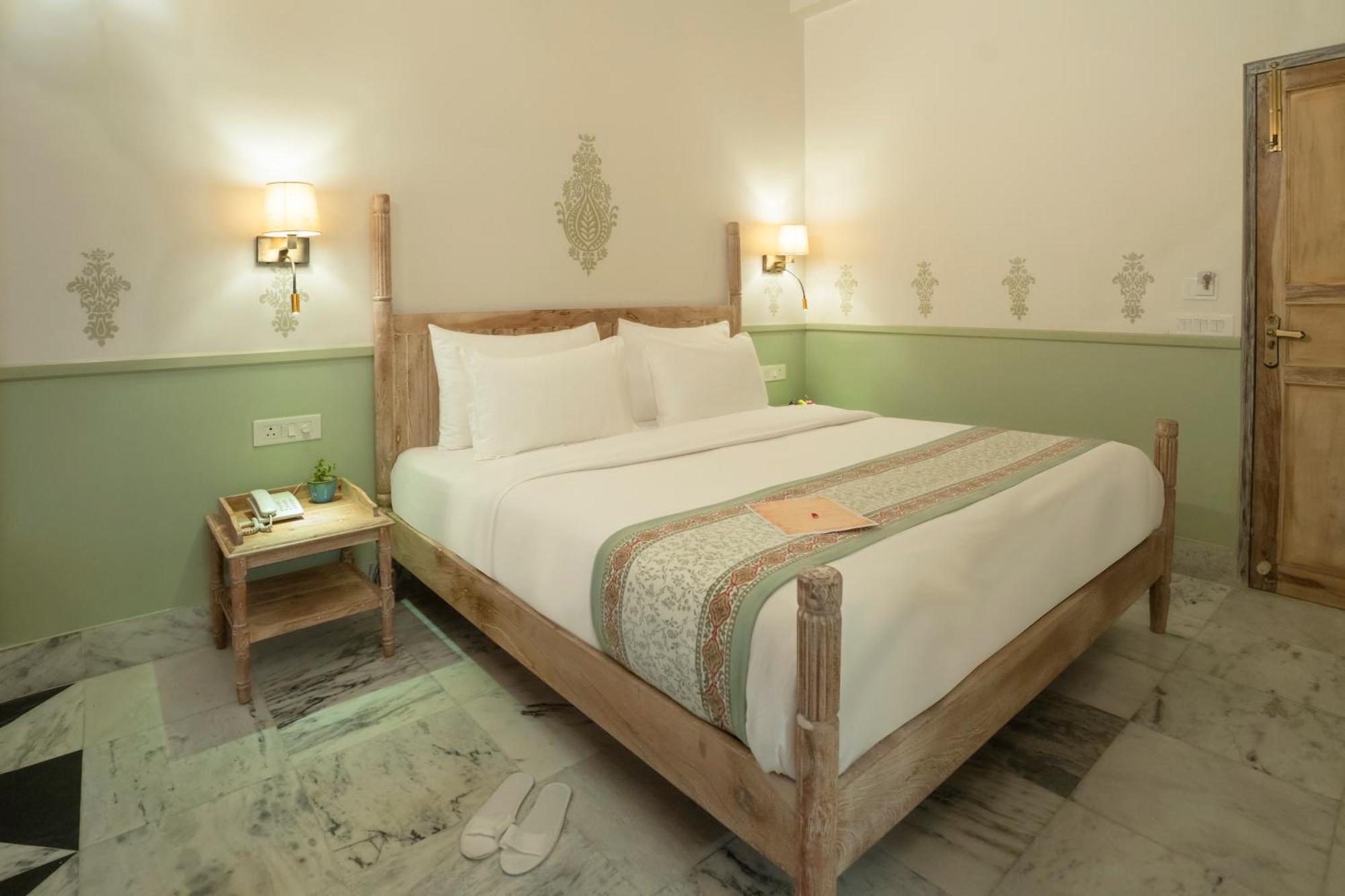 Dev Mahal - A Boutique Heritage Hotel ジャイプール エクステリア 写真