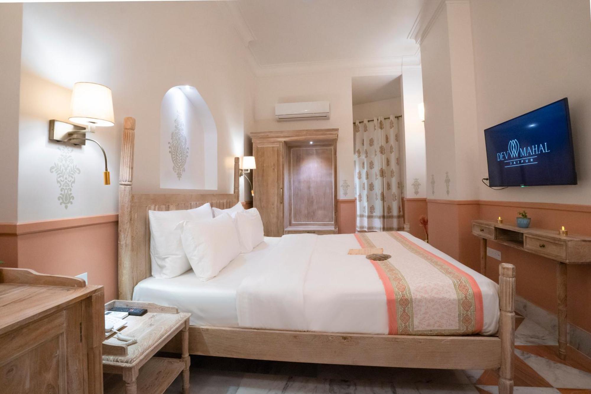 Dev Mahal - A Boutique Heritage Hotel ジャイプール エクステリア 写真