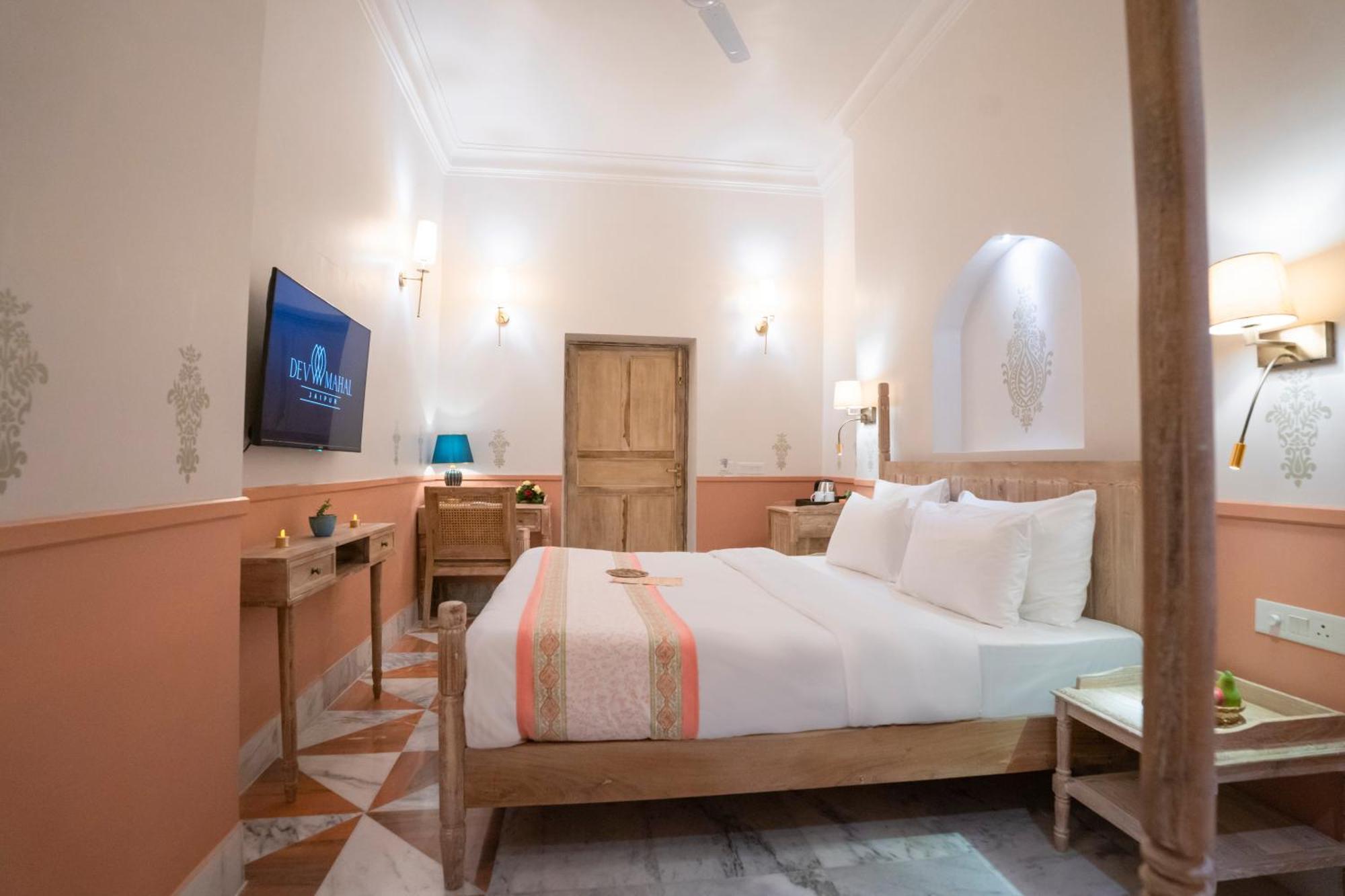 Dev Mahal - A Boutique Heritage Hotel ジャイプール エクステリア 写真