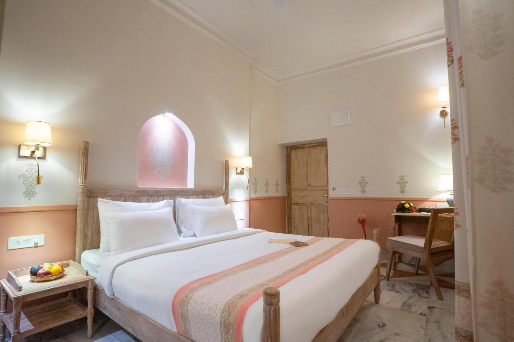 Dev Mahal - A Boutique Heritage Hotel ジャイプール エクステリア 写真