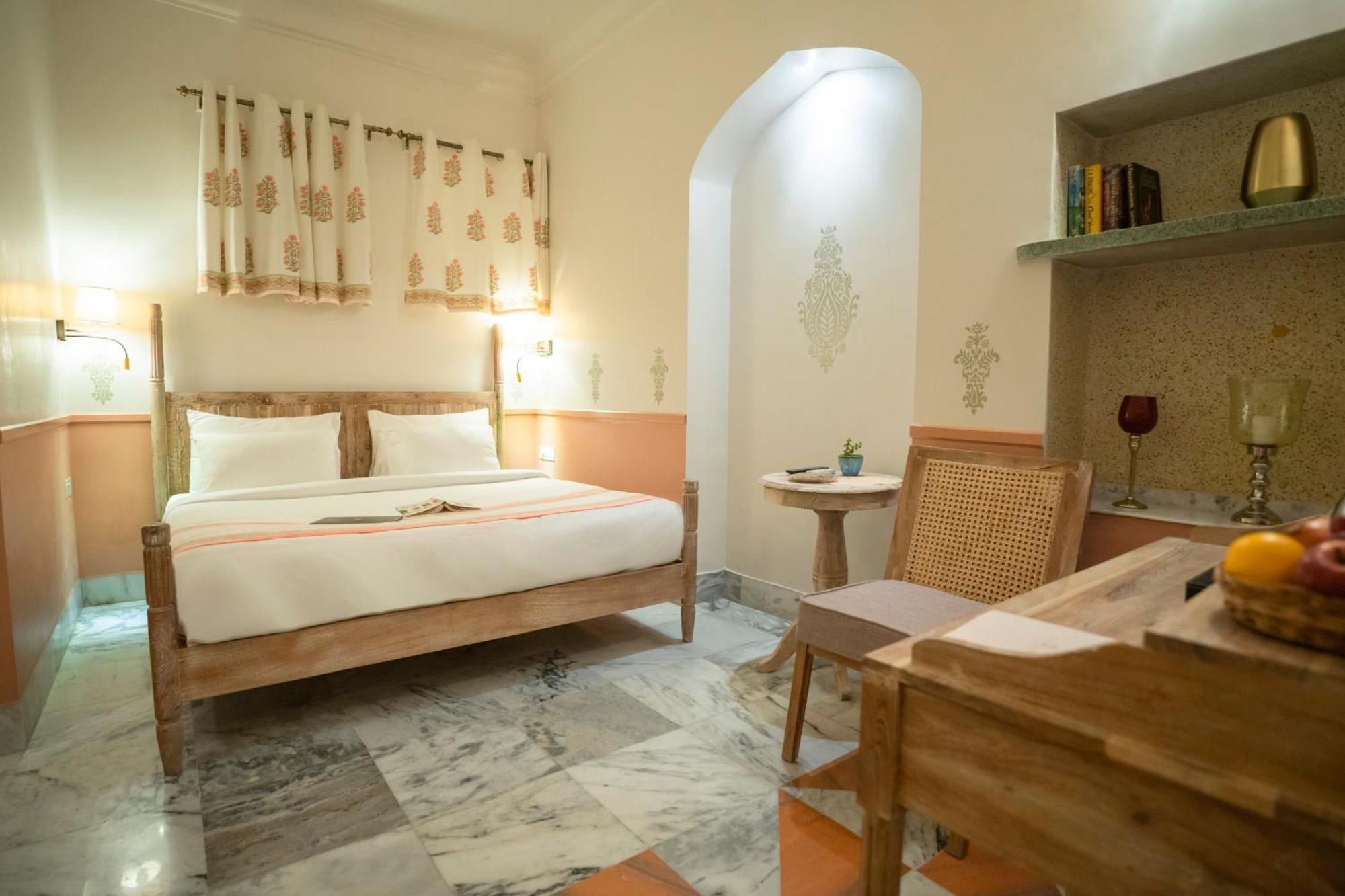 Dev Mahal - A Boutique Heritage Hotel ジャイプール エクステリア 写真