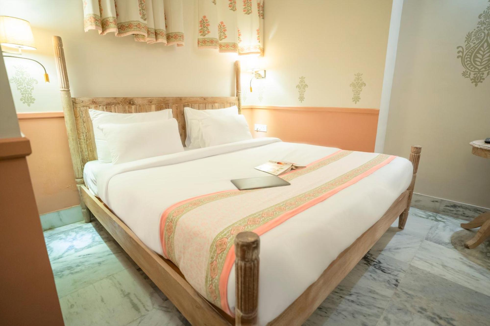 Dev Mahal - A Boutique Heritage Hotel ジャイプール エクステリア 写真