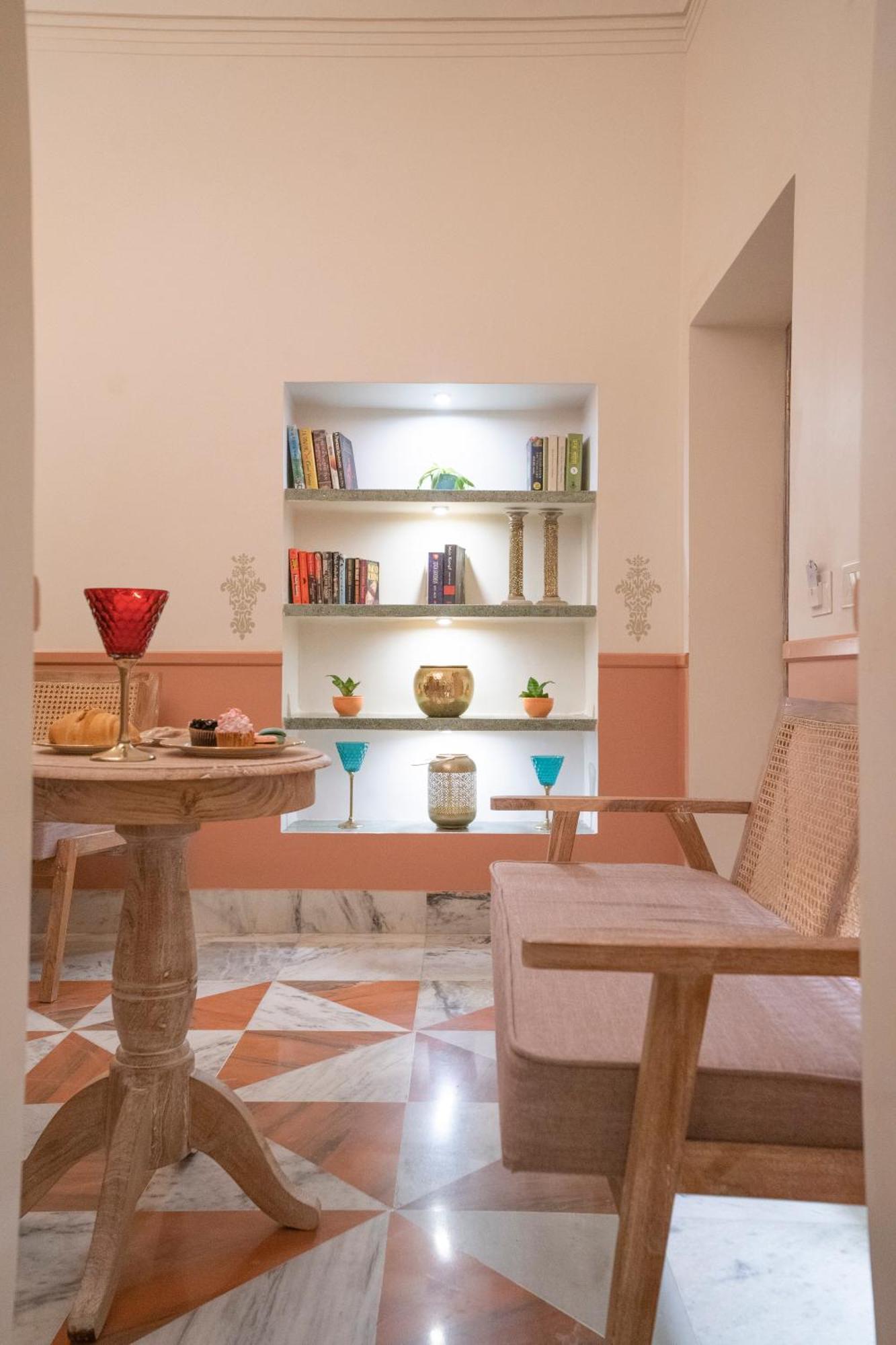 Dev Mahal - A Boutique Heritage Hotel ジャイプール エクステリア 写真