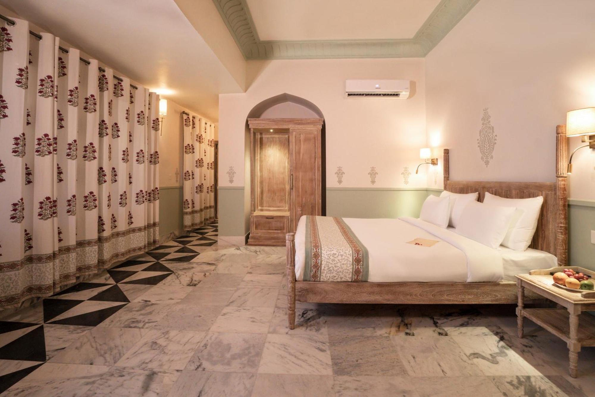Dev Mahal - A Boutique Heritage Hotel ジャイプール エクステリア 写真