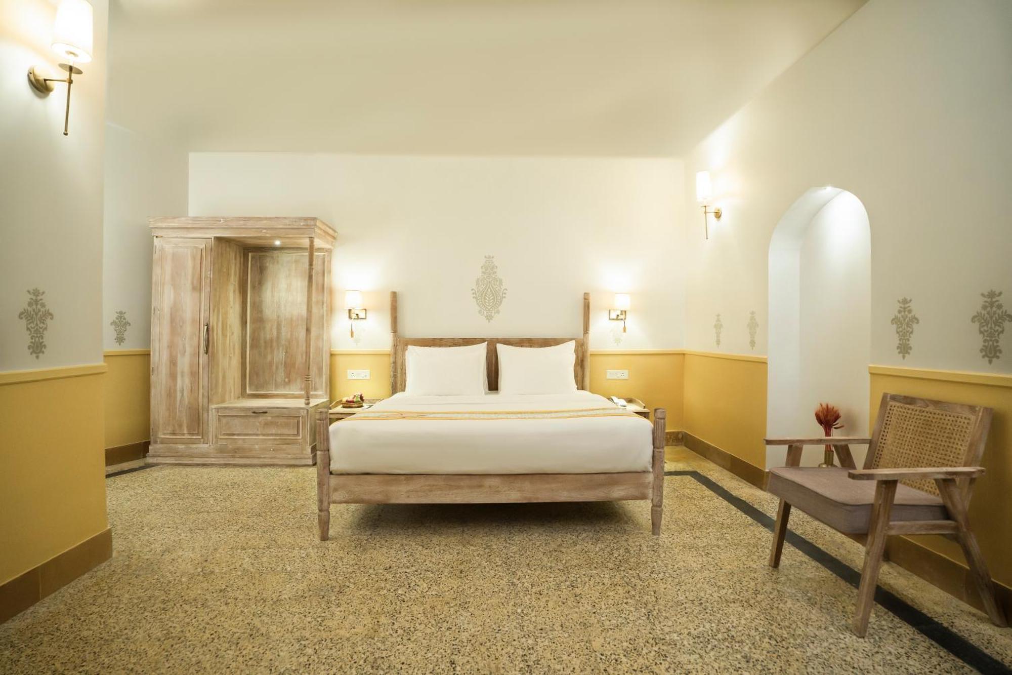 Dev Mahal - A Boutique Heritage Hotel ジャイプール エクステリア 写真