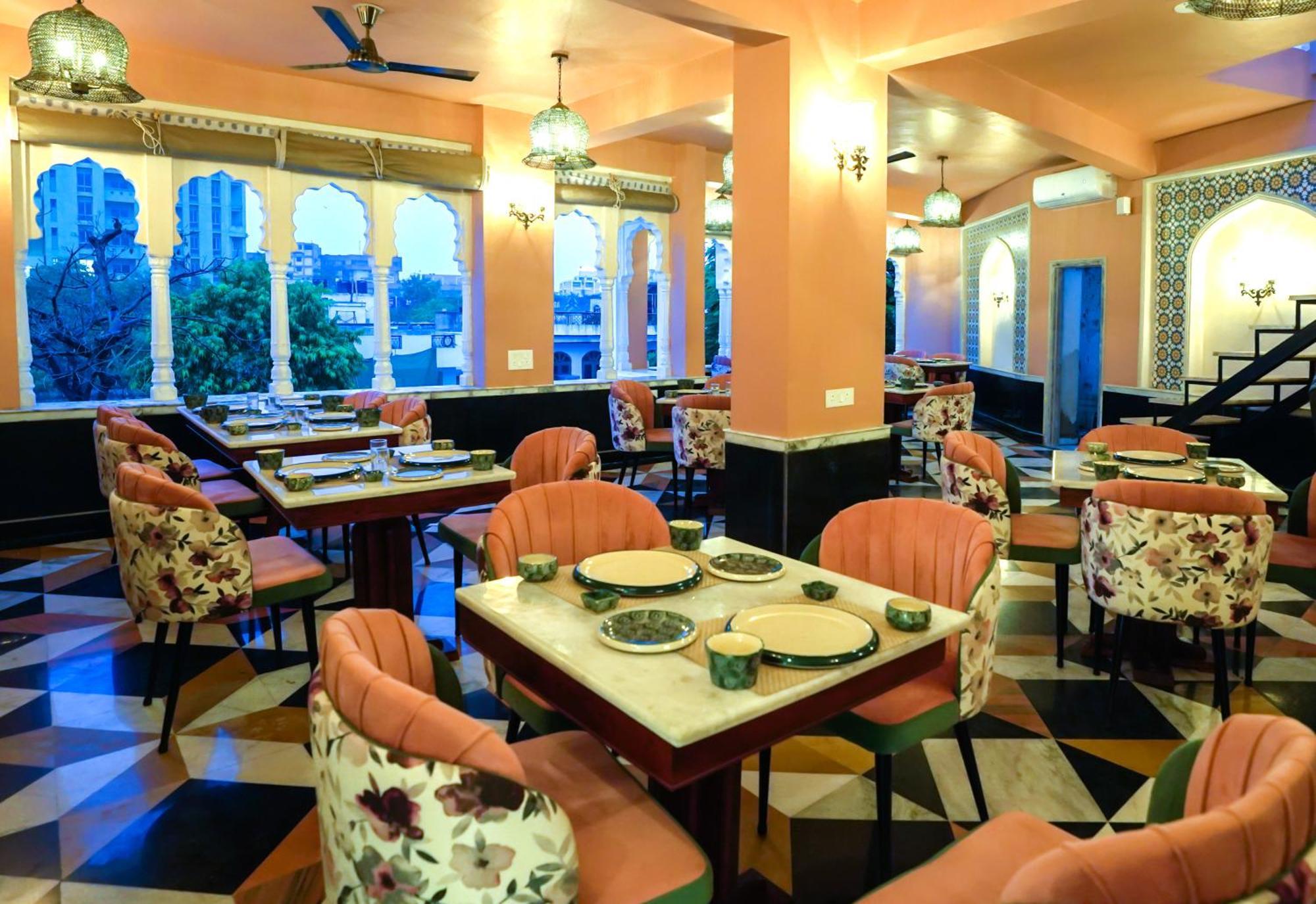 Dev Mahal - A Boutique Heritage Hotel ジャイプール エクステリア 写真