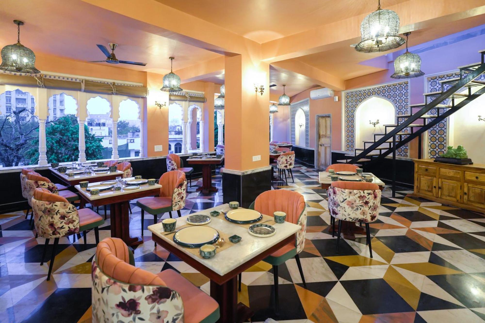 Dev Mahal - A Boutique Heritage Hotel ジャイプール エクステリア 写真