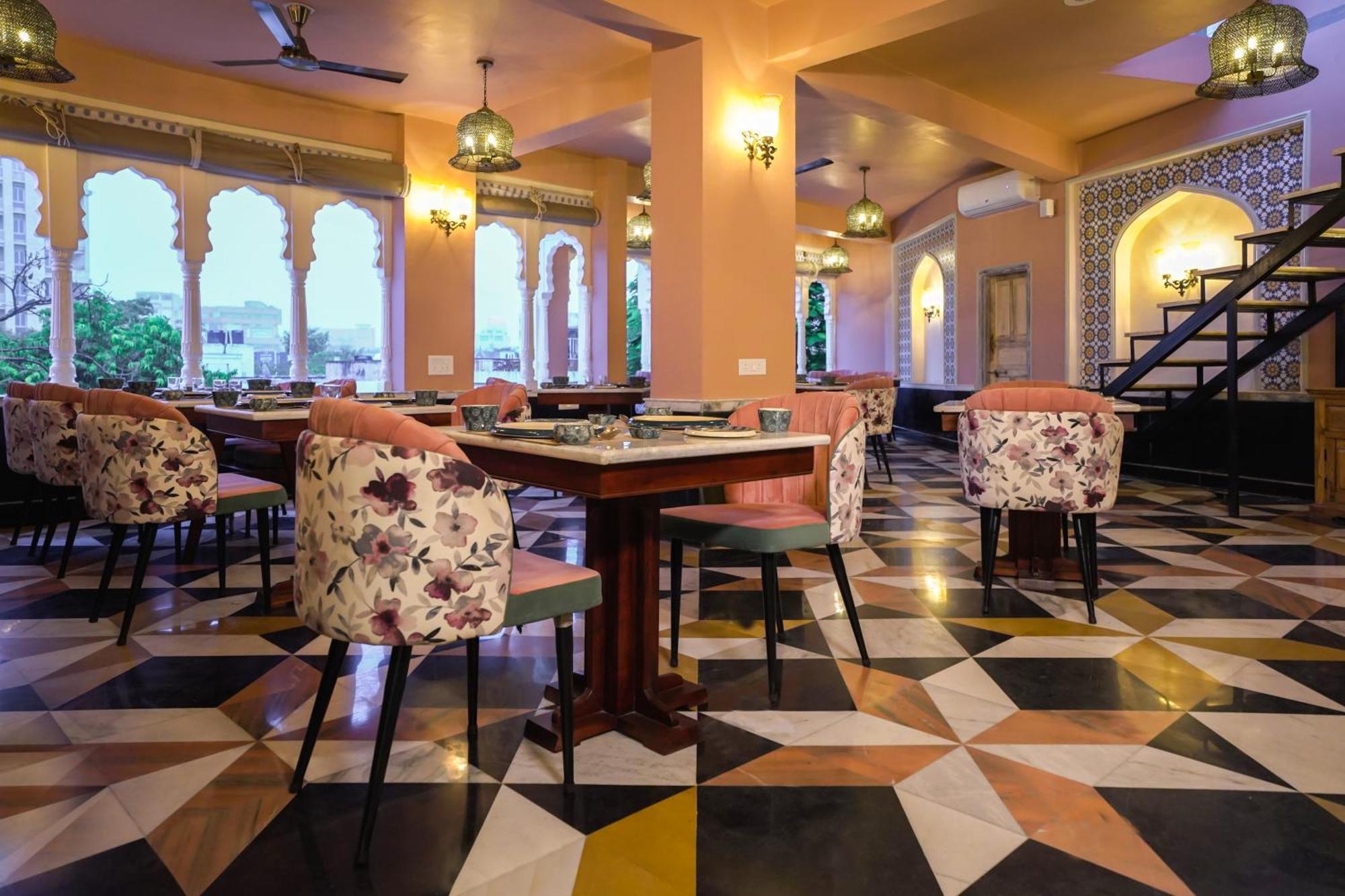 Dev Mahal - A Boutique Heritage Hotel ジャイプール エクステリア 写真